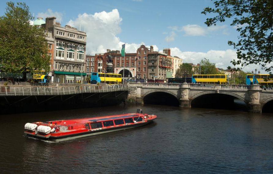 River Liffey O'Connell bridge Dublin